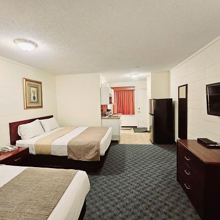 Canadian Motor Inn Grande Prairie Dış mekan fotoğraf