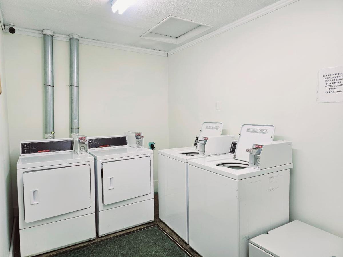 Canadian Motor Inn Grande Prairie Dış mekan fotoğraf