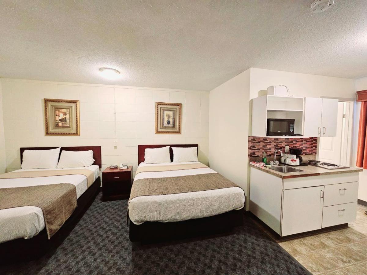 Canadian Motor Inn Grande Prairie Dış mekan fotoğraf